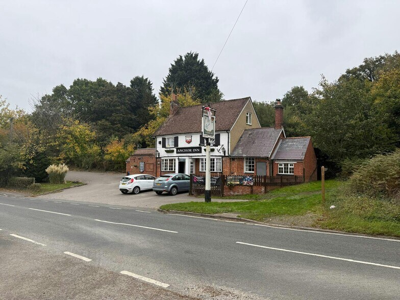 Vigo Ln, Yateley à vendre - Photo de l’immeuble – Image 3 sur 5