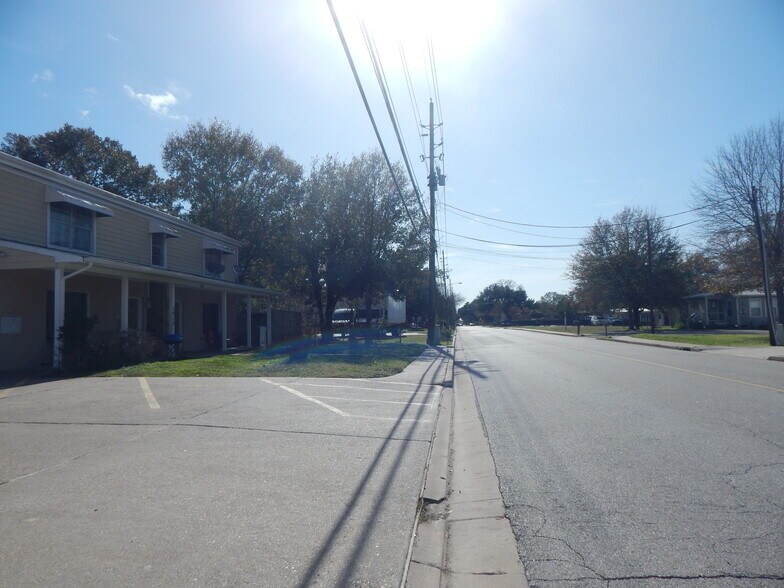 1414 East Ave, Katy, TX à vendre - Photo de l’immeuble – Image 2 sur 4