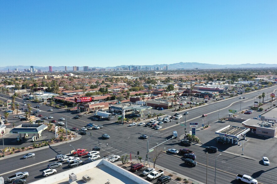 1110-1150 S Rainbow Blvd, Las Vegas, NV à louer - Photo de l’immeuble – Image 3 sur 9