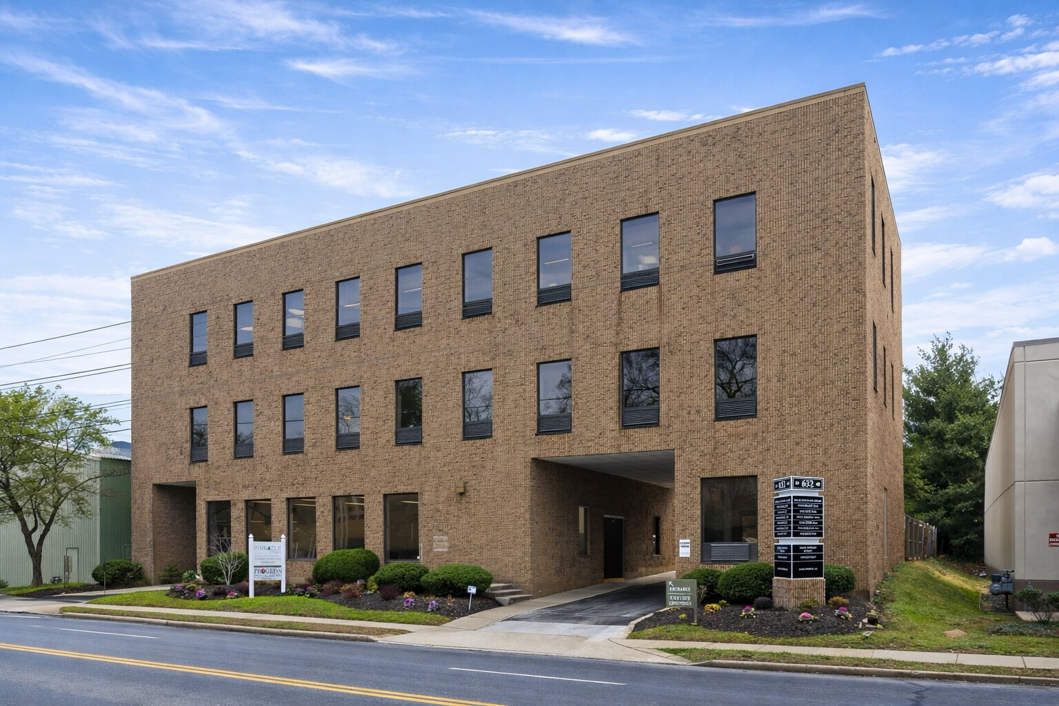 632 Montgomery Ave, Narberth, PA à louer Photo principale– Image 1 sur 6