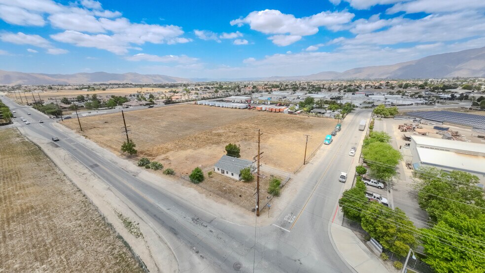 1011 W 7th St, San Jacinto, CA à louer - Photo de l’immeuble – Image 2 sur 7