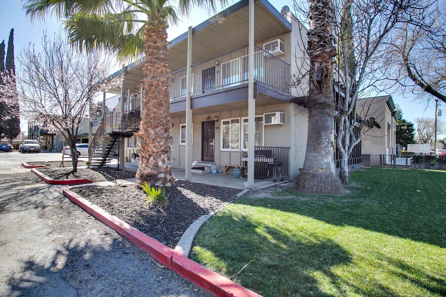 233 W I St, Los Banos, CA à vendre - Photo principale – Image 1 sur 22