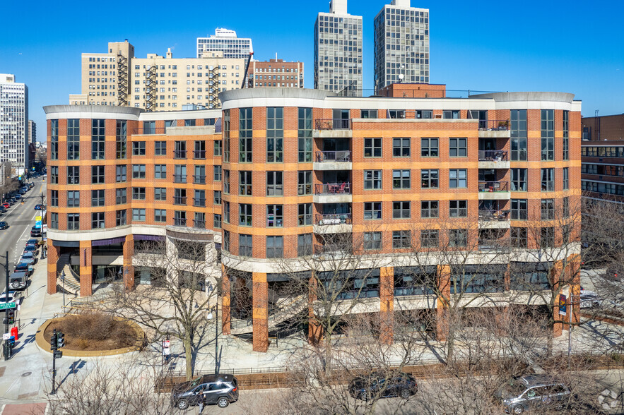 2301 N Clark St, Chicago, IL à louer - Photo de l’immeuble – Image 2 sur 6