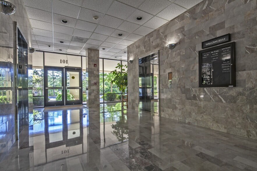 101 Conner Dr, Chapel Hill, NC à louer - Photo de l’immeuble – Image 2 sur 19