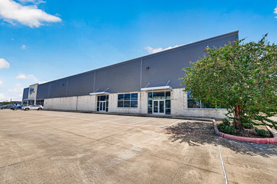 15135 Bellaire Blvd, Houston, TX à louer - Photo de l’immeuble – Image 3 sur 31
