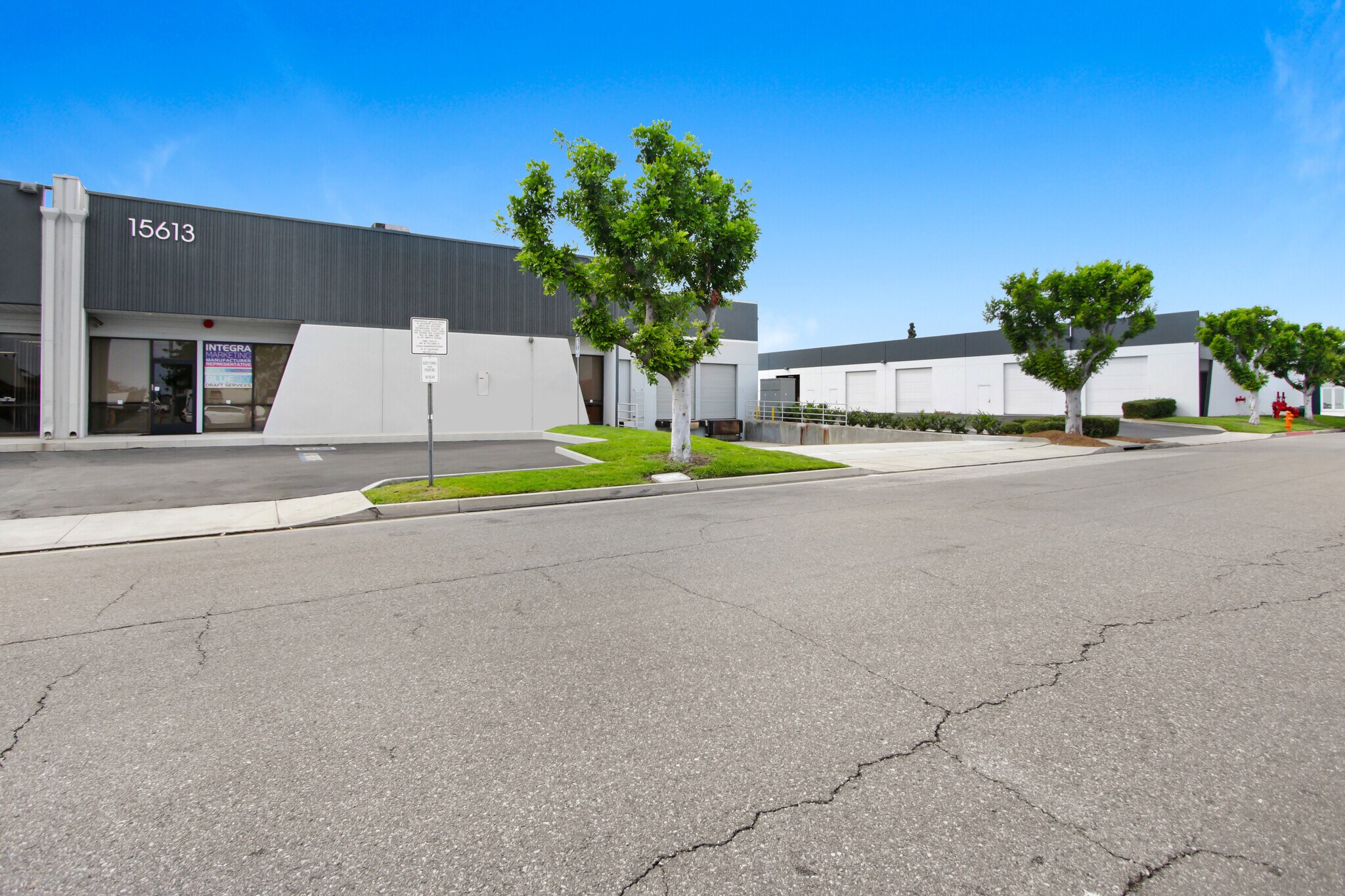 15613-15619 Blackburn Ave, Norwalk, CA à louer Photo de l’immeuble– Image 1 sur 7