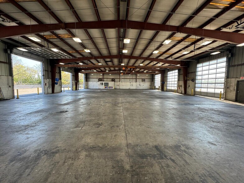 3030 New Tampa Highway, Lakeland, FL à louer - Photo de l’immeuble – Image 2 sur 5