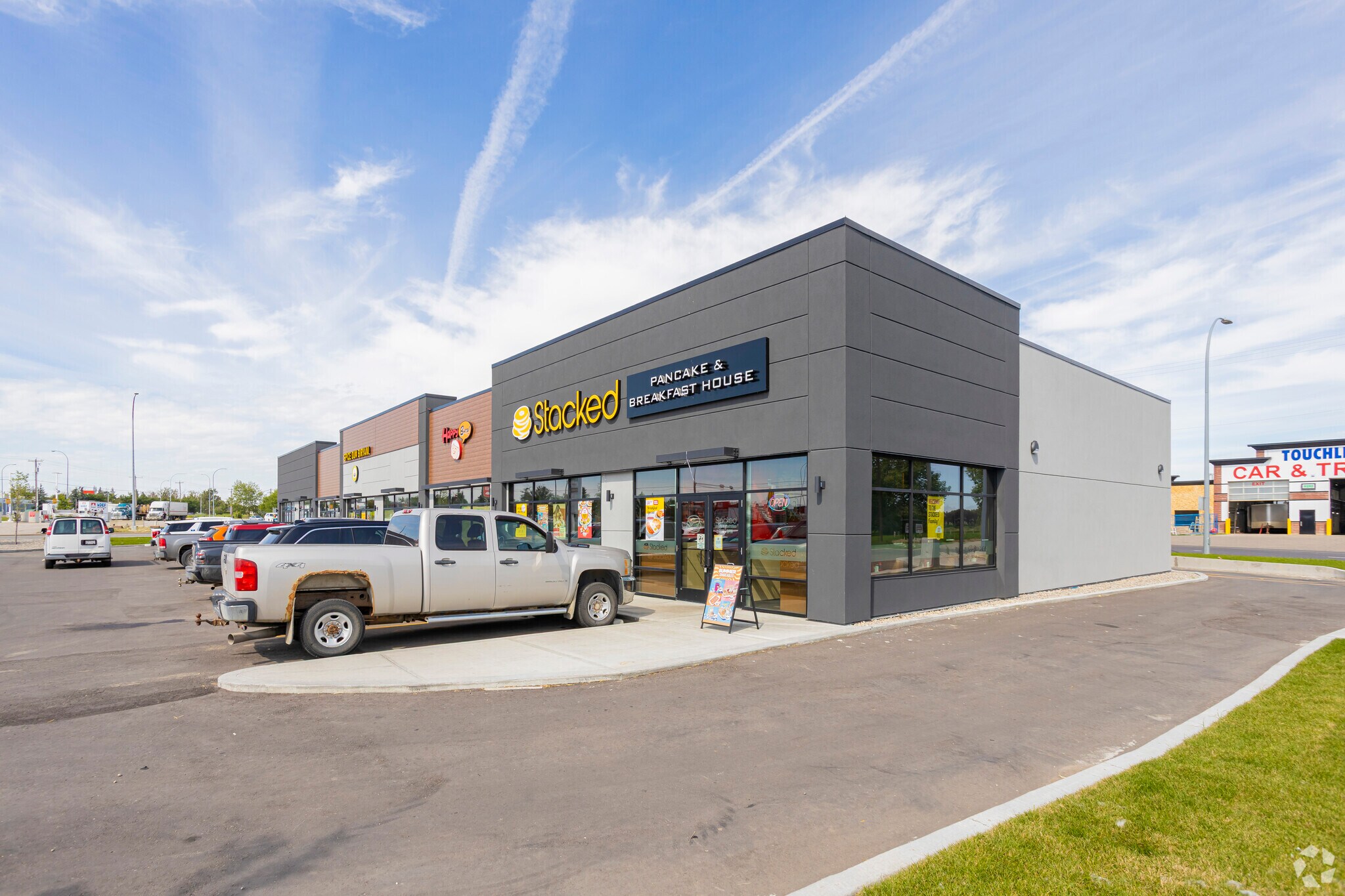 4500 Archie Klaiber Trl, Strathmore, AB à louer Photo de l’immeuble– Image 1 sur 11