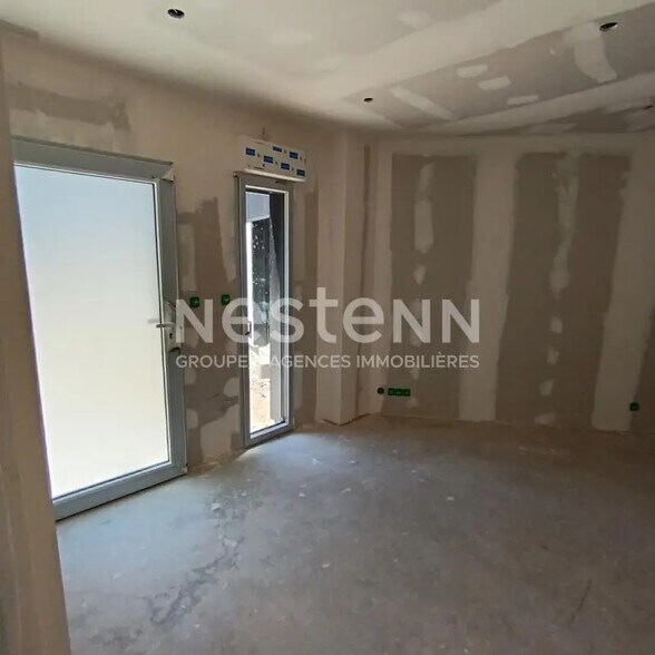 Local d’activités dans Plescop à louer - Photo intérieure – Image 2 sur 4