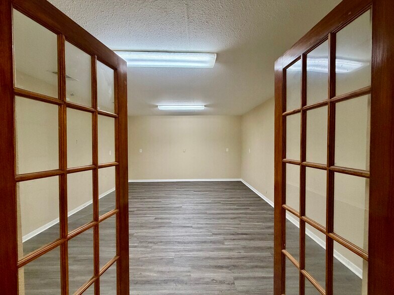 8071 N McRaven Rd, Clinton, MS à vendre - Photo de l’immeuble – Image 2 sur 16