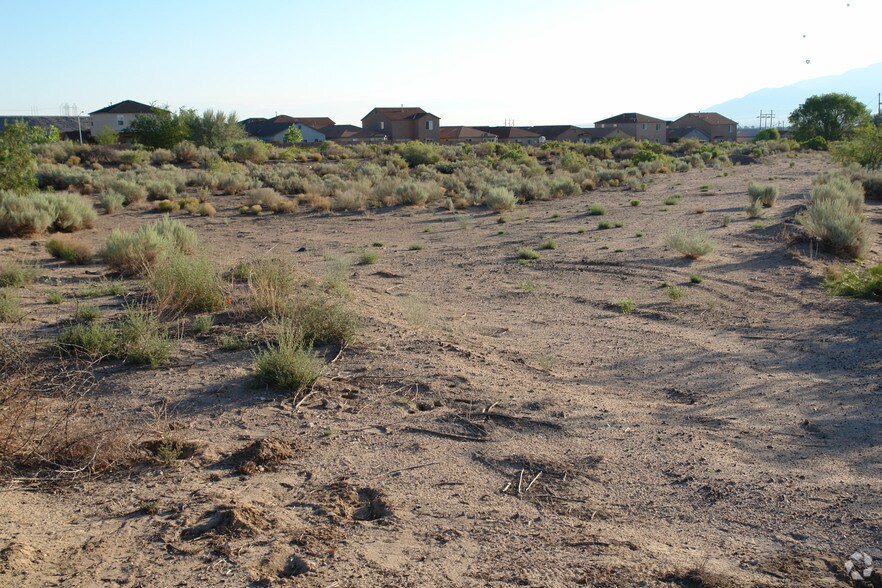 2800 Unser Blvd NW, Albuquerque, NM à louer - Photo principale – Image 1 sur 4