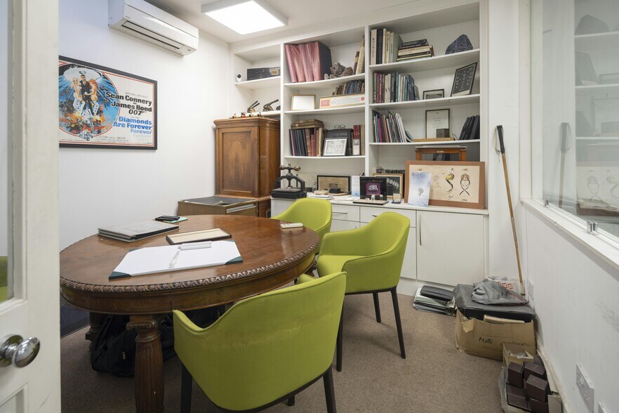4-6 Brownlow Mews, Londres à vendre - Photo de l’immeuble – Image 3 sur 17