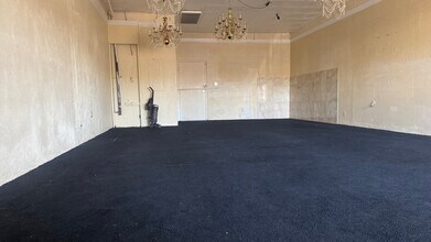 7000-7034 W Charleston Blvd, Las Vegas, NV à louer Photo intérieure– Image 2 sur 2