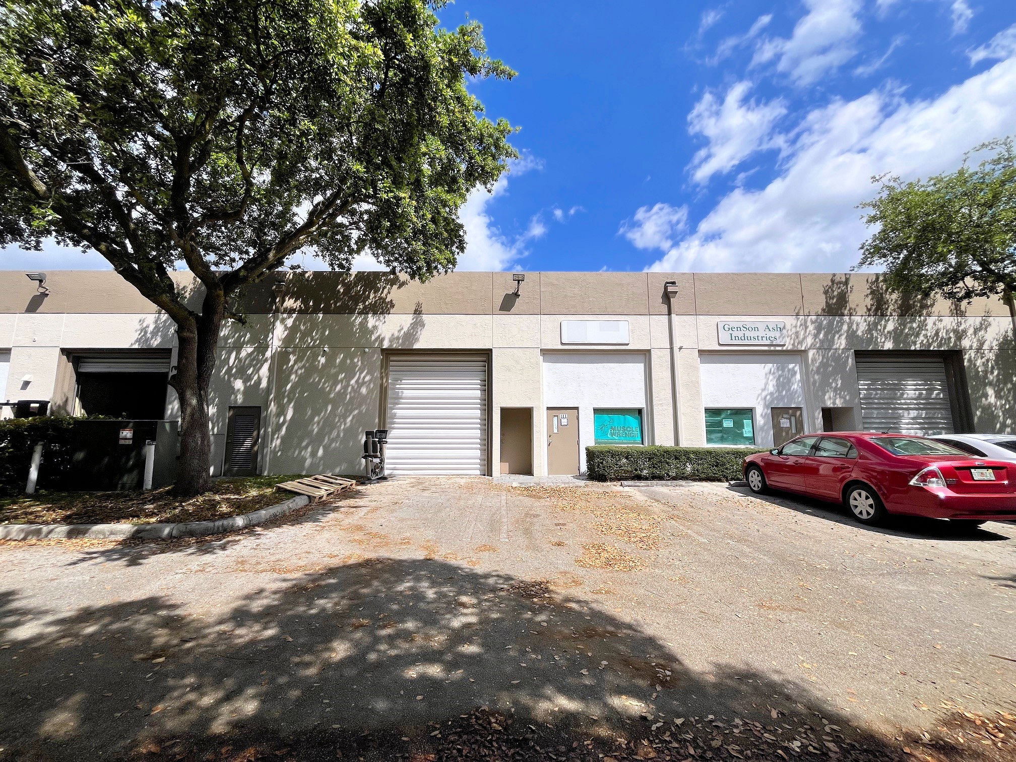 2050 N Andrews Ave, Pompano Beach, FL à louer Photo de l’immeuble– Image 1 sur 8
