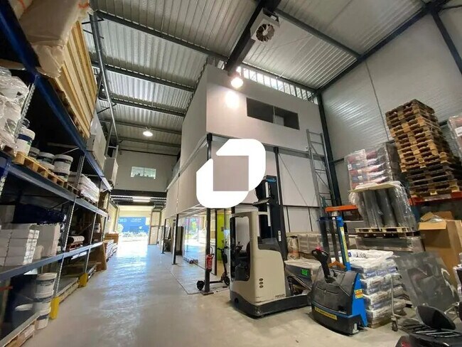 Plus de détails pour 17 Rue Georges Melies, Cormeilles-en-Parisis - Bureau, Local d'activités à louer