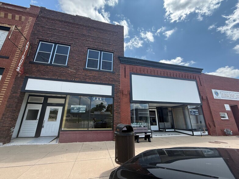 319 Main St, Towanda, KS à louer - Photo de l’immeuble – Image 2 sur 5