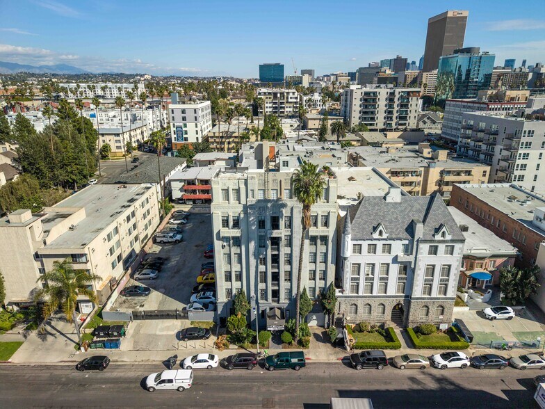 512 S Hobart Blvd, Los Angeles, CA à vendre - Photo de l’immeuble – Image 2 sur 44