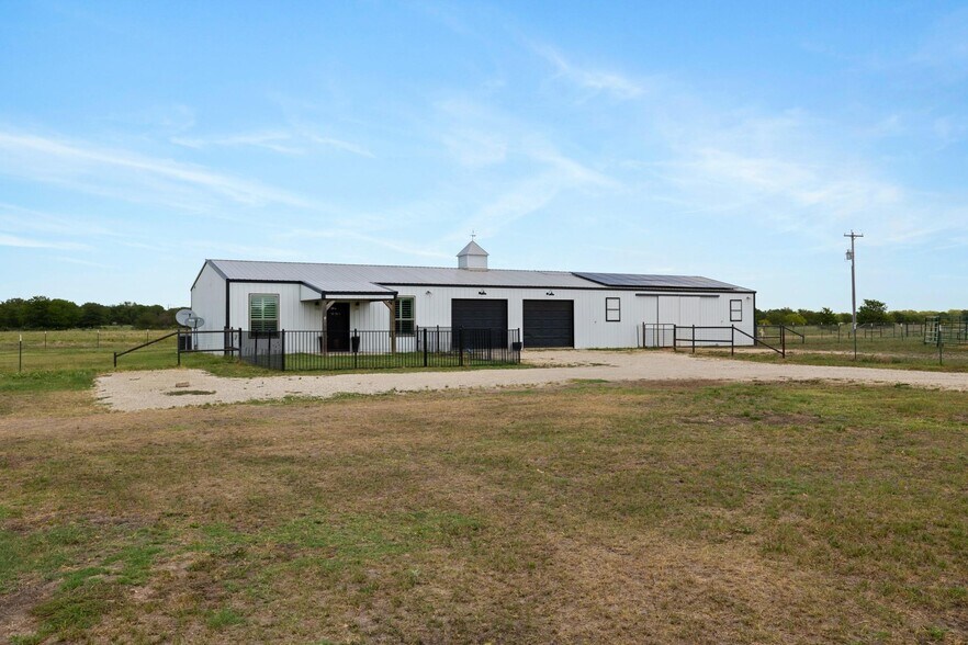 1195 Buck Creek Rd, Tioga, TX à vendre - Photo de l’immeuble – Image 3 sur 33