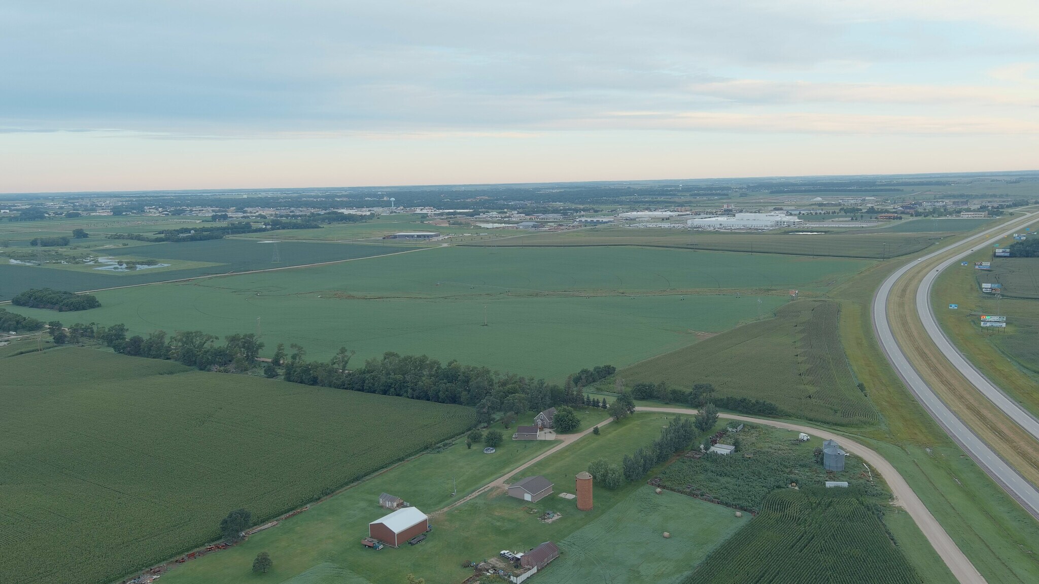 17290 457th Ave, Watertown, SD à vendre Photo principale– Image 1 sur 23