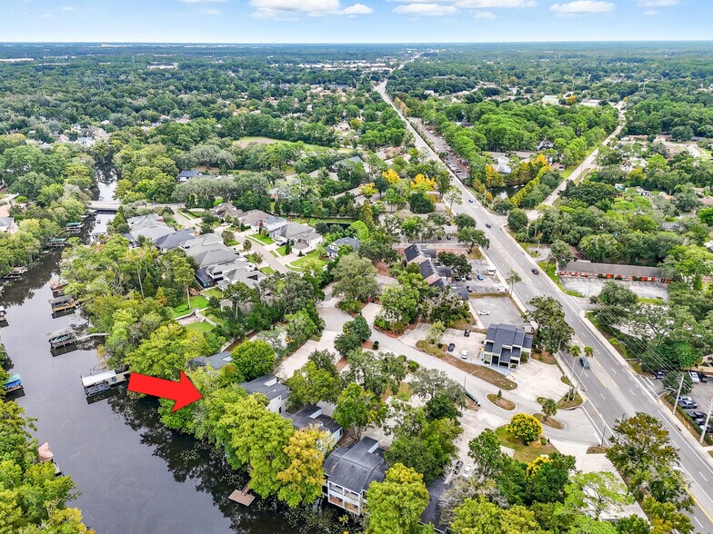 8818 Goodbys Executive Dr, Jacksonville, FL à louer - Photo de l’immeuble – Image 3 sur 20