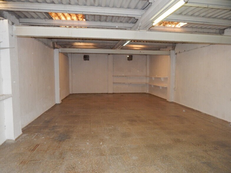 Industriel/Logistique dans Aielo de Malferit, Valencia à vendre - Photo de l’immeuble – Image 2 sur 6