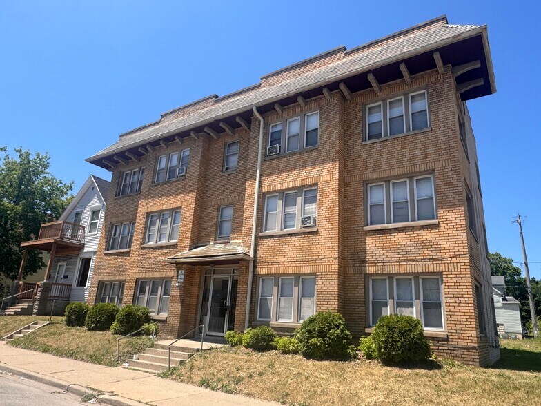 2767 N Holton St, Milwaukee, WI à vendre - Photo de l’immeuble – Image 3 sur 31