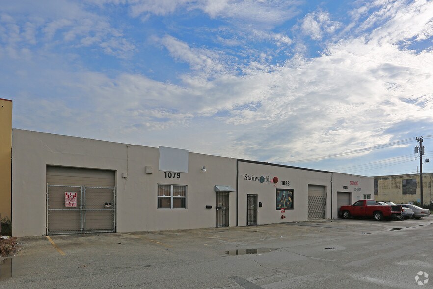 1079-1085 E 24th St, Hialeah, FL à louer - Photo de l’immeuble – Image 2 sur 3