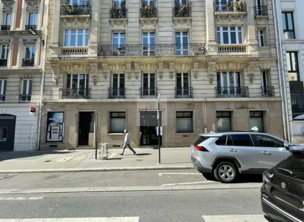 Local commercial dans Paris à louer Photo de l’immeuble– Image 1 sur 11