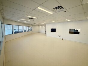 12 Michigan Dr, Natick, MA à louer Photo intérieure– Image 2 sur 4