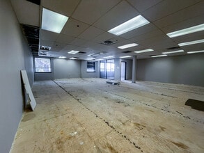 2755-2795 E Desert Inn Rd, Las Vegas, NV à louer Photo intérieure– Image 1 sur 2