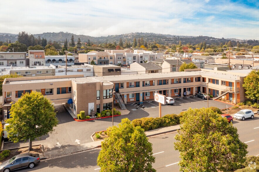 1562 El Camino Real, San Carlos, CA à vendre - Aérien – Image 2 sur 5