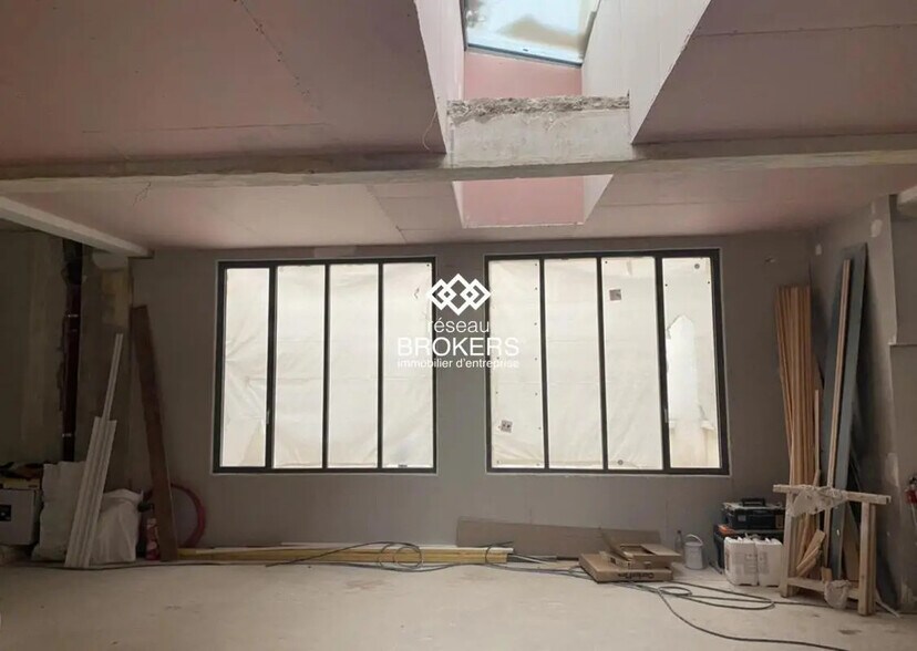 Local commercial dans Paris à louer - Photo de l’immeuble – Image 3 sur 11