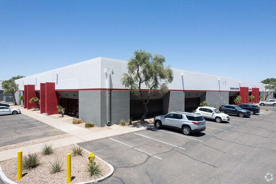 1839 W Drake Dr, Tempe, AZ à louer - Photo de l’immeuble – Image 1 sur 7