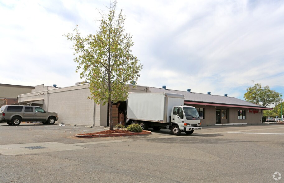 28 S P St, Livermore, CA à louer - Photo de l’immeuble – Image 2 sur 3
