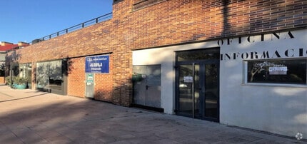 Local commercial dans Boadilla del Monte, Madrid à louer Photo intérieure– Image 1 sur 10