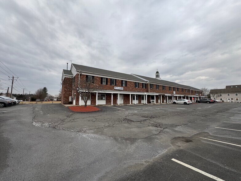 479 West St, Amherst, MA à louer - Photo de l’immeuble – Image 3 sur 6
