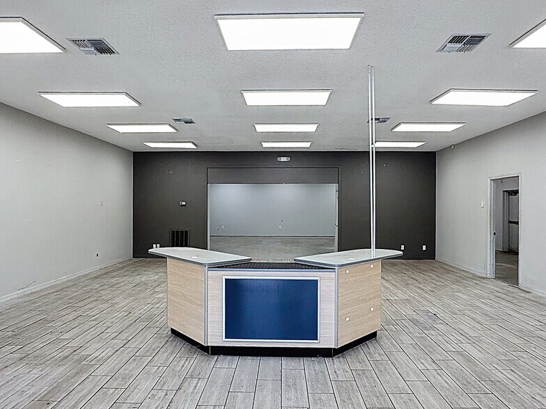 2418 Highway 44 W, Inverness, FL à louer - Photo de l’immeuble – Image 2 sur 38