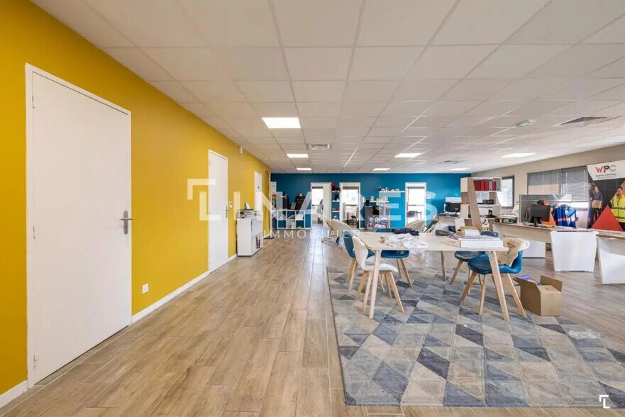 Bureau dans Aubagne à louer - Photo de l’immeuble – Image 2 sur 13