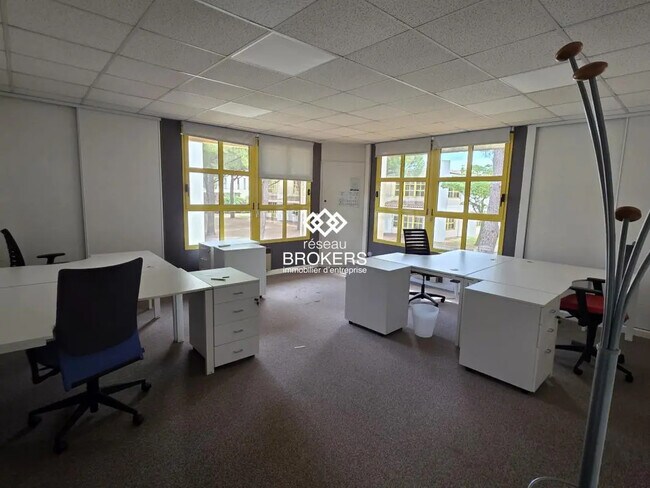 Plus de détails pour Bureau à louer