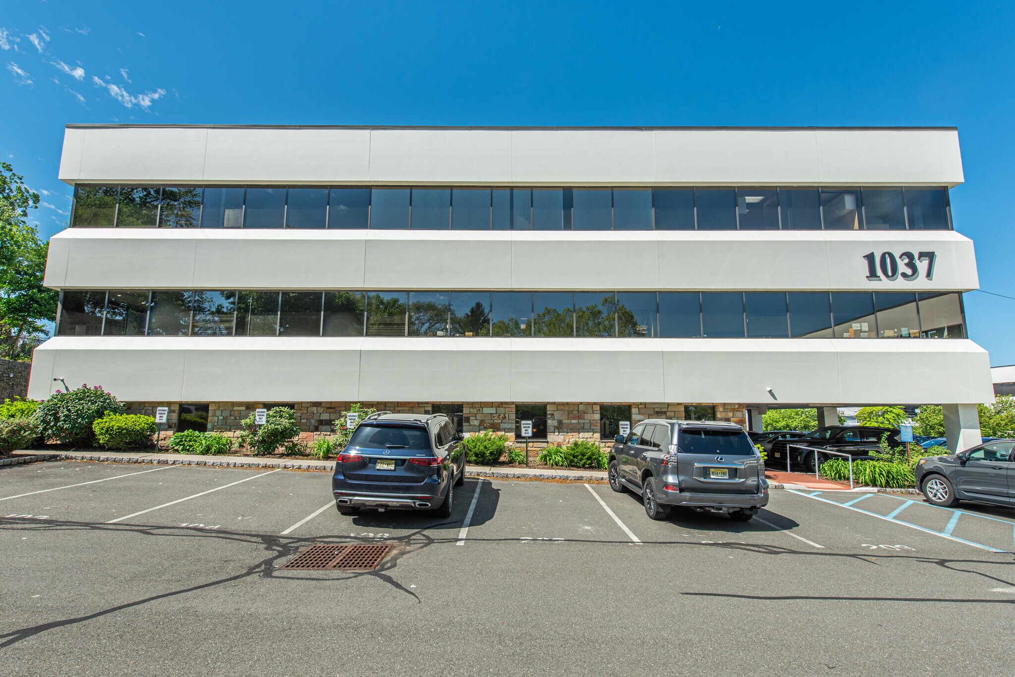 1037 Route 46 E, Clifton, NJ à louer Photo intérieure– Image 1 sur 11