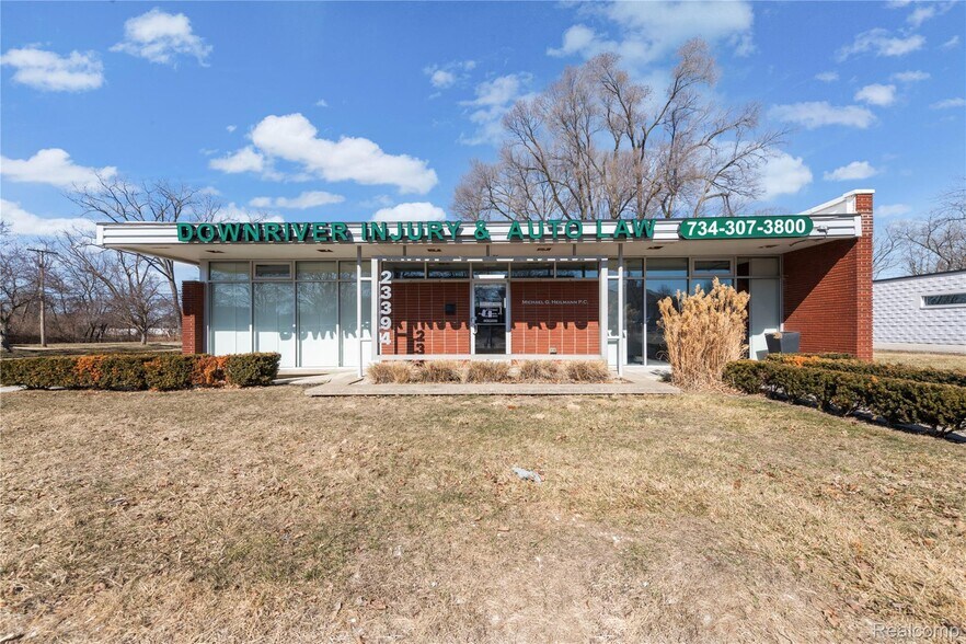 23394 Goddard Rd, Taylor, MI à louer - Photo de l’immeuble – Image 2 sur 10