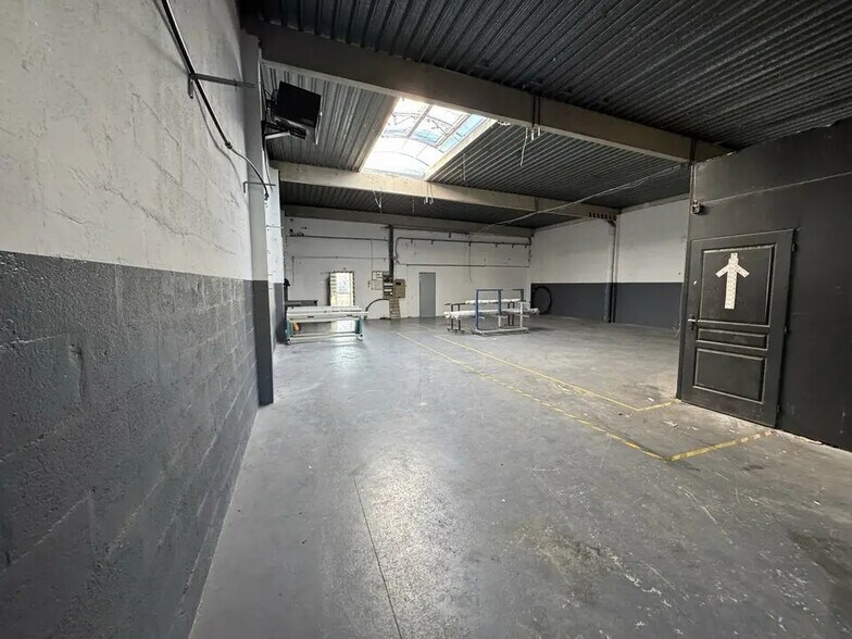 Local d’activités dans Lognes à louer - Photo de l’immeuble – Image 3 sur 7