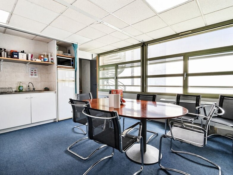 20 Rue Louis Armand, Paris à louer - Photo de l’immeuble – Image 3 sur 9