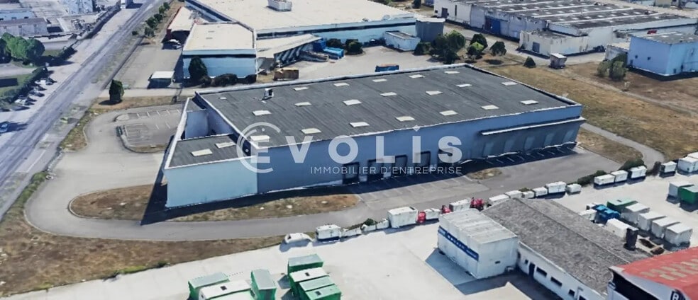 1 Ter Avenue Docteur Schweitzer, Meyzieu à louer - Photo de l’immeuble – Image 1 sur 9