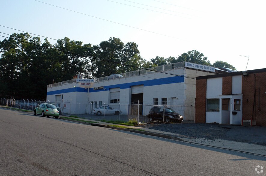 3163 Spring St, Fairfax, VA à louer - Photo de l’immeuble – Image 2 sur 2