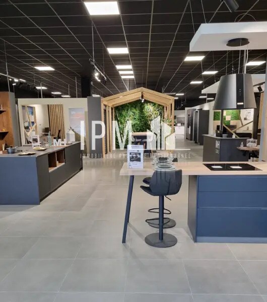 Local commercial dans Gémenos à louer Photo de l’immeuble– Image 1 sur 6