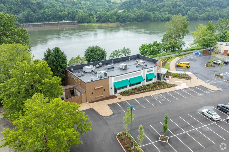 205 E Waterfront Dr, Homestead, PA à vendre - Photo de l’immeuble – Image 3 sur 5