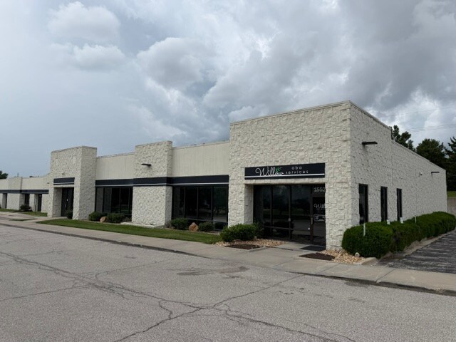 15520-15600 College Blvd, Lenexa, KS à vendre - Photo de l’immeuble – Image 3 sur 14