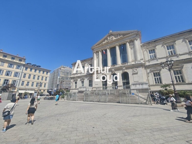 1 Place Du Palais De Justice, Nice à louer - Photo de l’immeuble – Image 2 sur 11