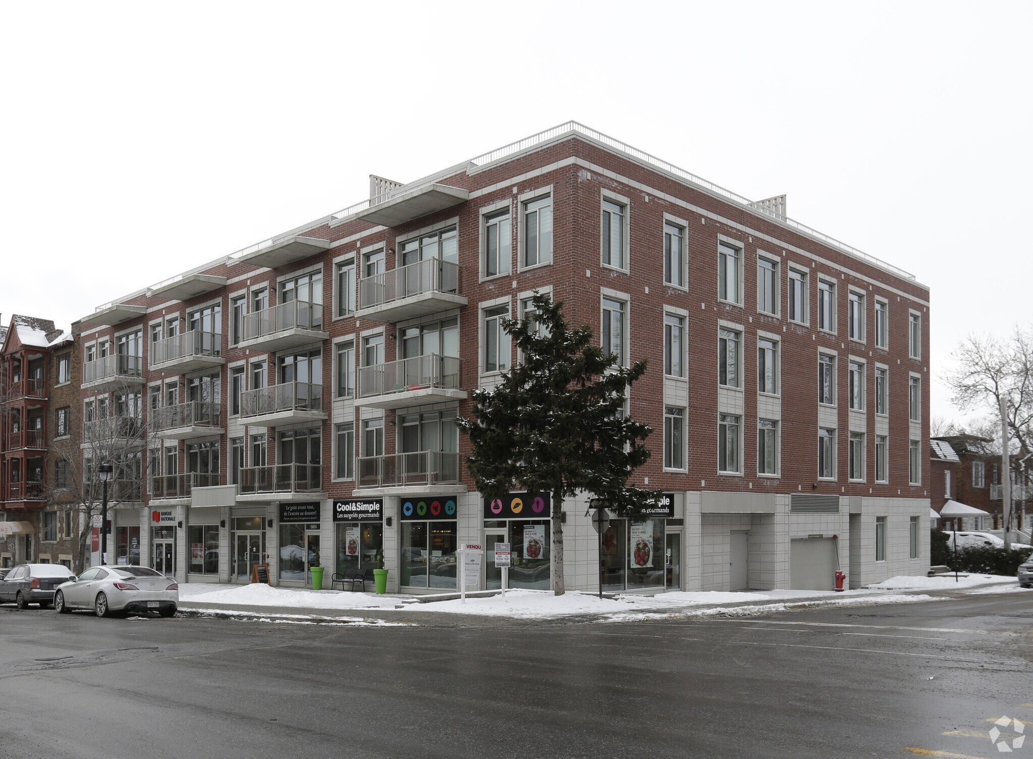 5855-5875 Av De Monkland, Montréal, QC à louer Photo principale– Image 1 sur 17